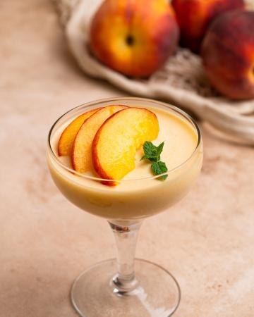 Easy yogurt and jelly dessert with fresh peaches