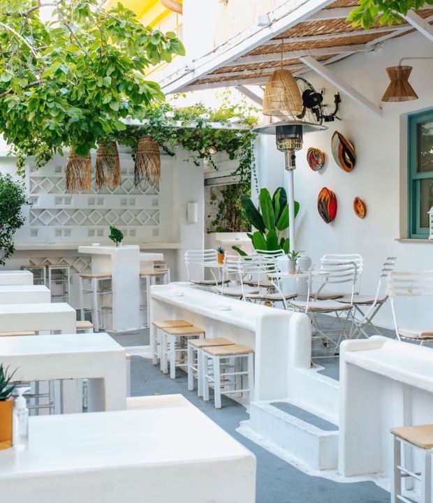 Τα μαγαζιά της Αθήνας που θυμίζουν νησί