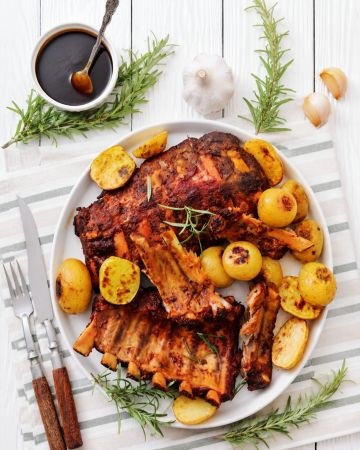 Χοιρινά παϊδάκια (spare ribs) με μαρινάδα BBQ